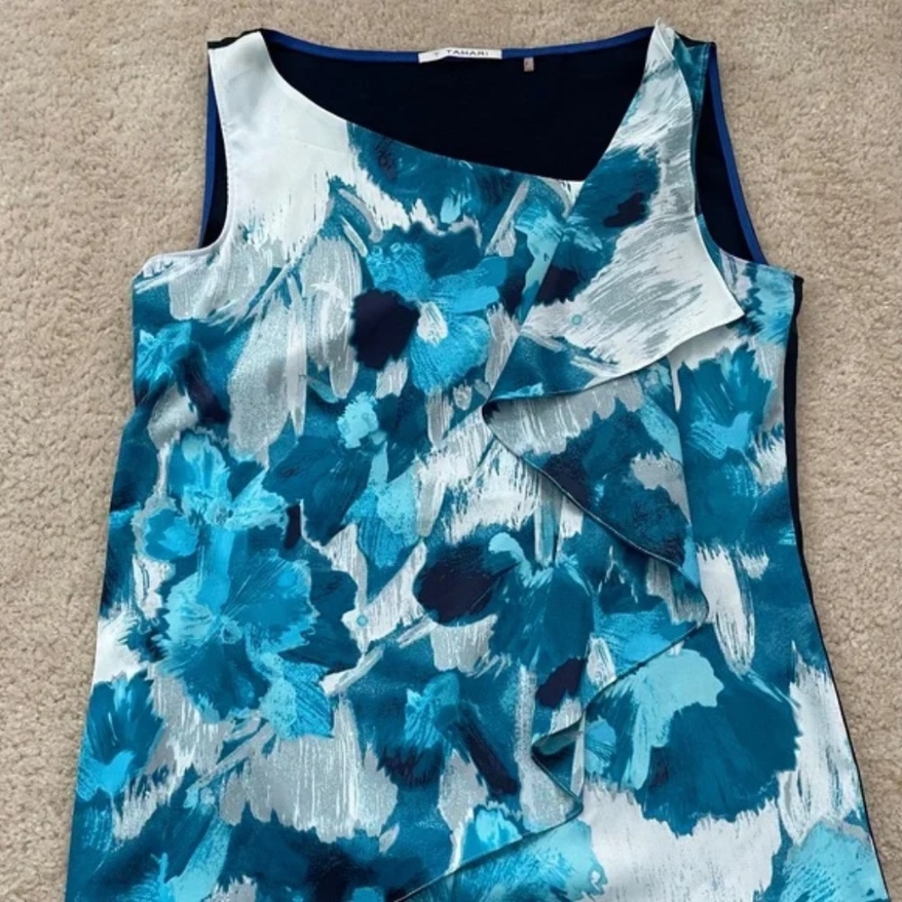 Elie Tahari Blue Patterned Top